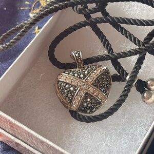 Vintage-Inspired Black and Silver Heart Pendant Necklace